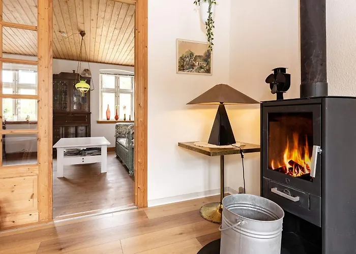 度假居 Scenic Retreat With Fireplace & Terrace