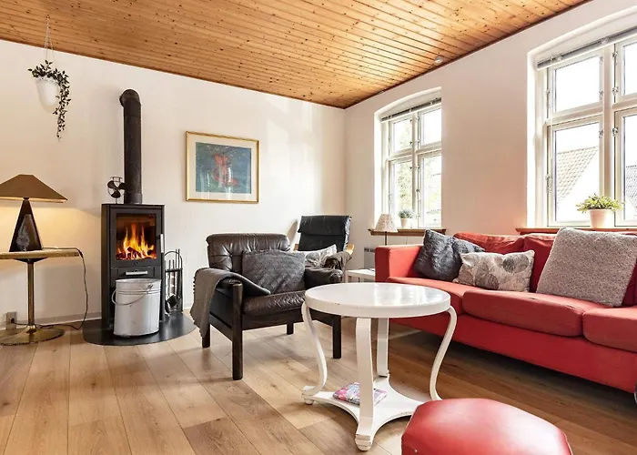 度假居 Scenic Retreat With Fireplace & Terrace 马斯塔尔